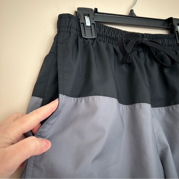 🔹Nike Men’s Tri-Tone Athletic Shorts - Black, Gray, White - Picture 4 of 9